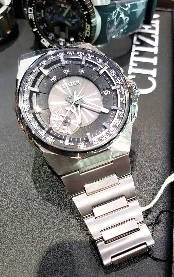 FIRST OF ITS KIND. The Citizen Eco-Drive Satellite Wave, with 40 world timezones in one timepiece, has a satellite time-keeping technology. (Photo by N.S. Villaflor)