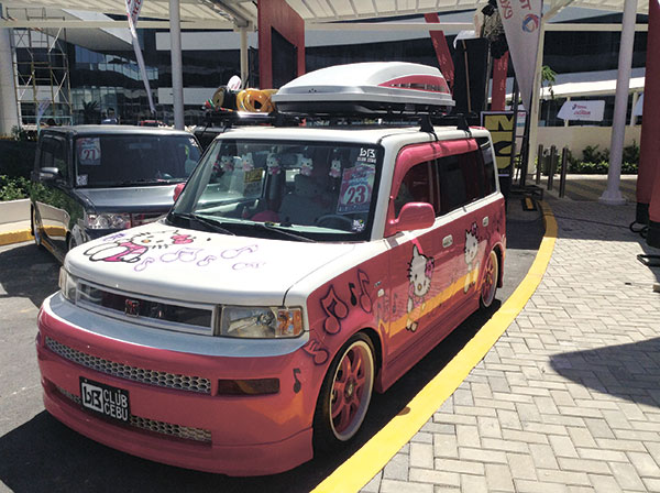 O HELLO, KITTY. A Hello Kitty-themed ride with rooftop cargo carrier was among the many head-turning, eye-catching cars on display at the Bumper to Bumper Sinulog event at SM Seaside City last weekend.