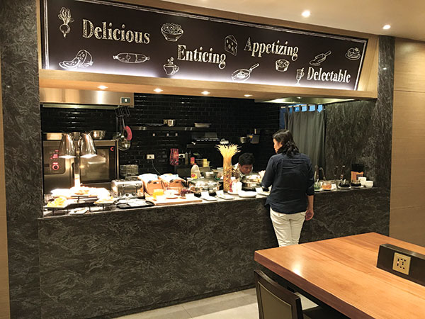 The buffet spread at the Plaza Premium Lounge of the Mactan Cebu International Airport.